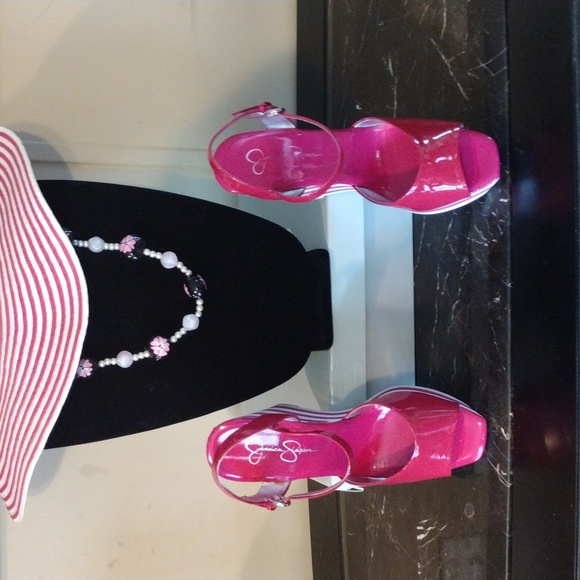 Jessica Simpson Sandals - Picture 7 of 10